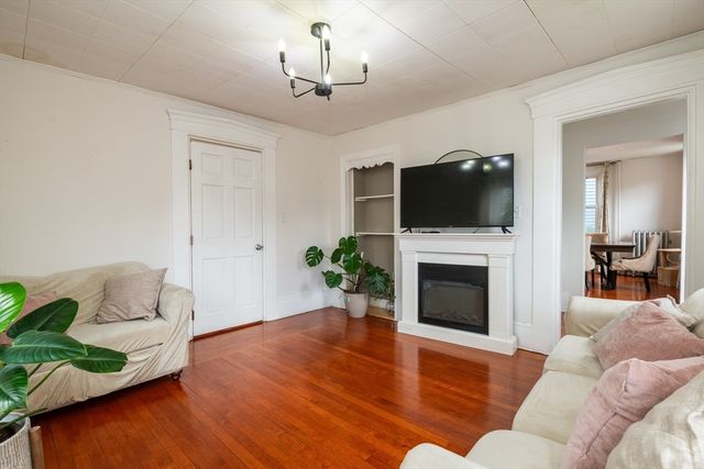 142 Brookline St, Lynn, MA 01902