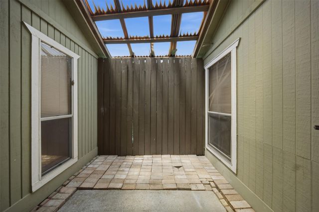 7518 Alcomita Drive, Houston, TX 77083