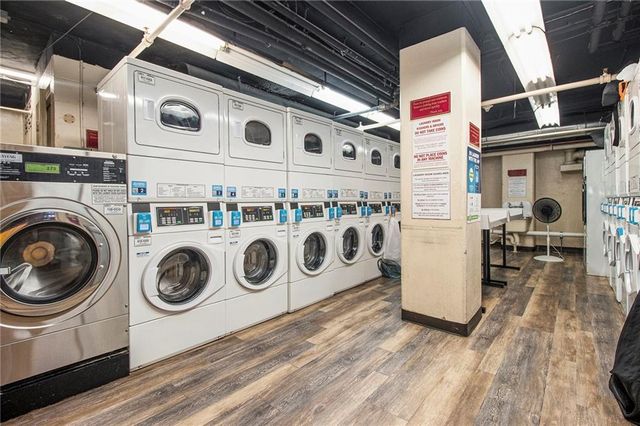 300 W Peachtree Street 21K, Atlanta, GA 30305