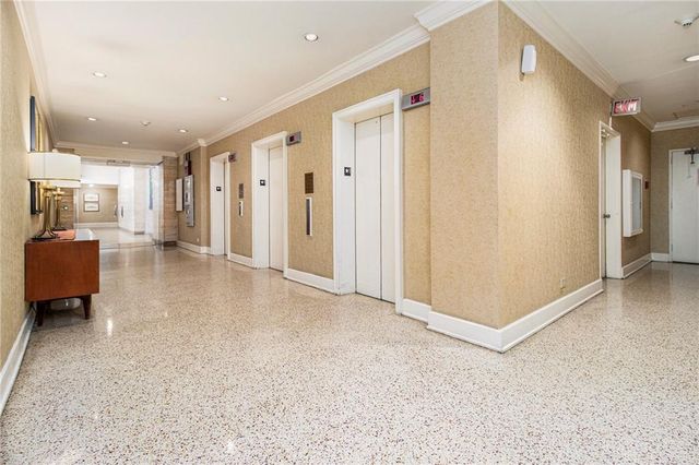 300 W Peachtree Street 21K, Atlanta, GA 30305