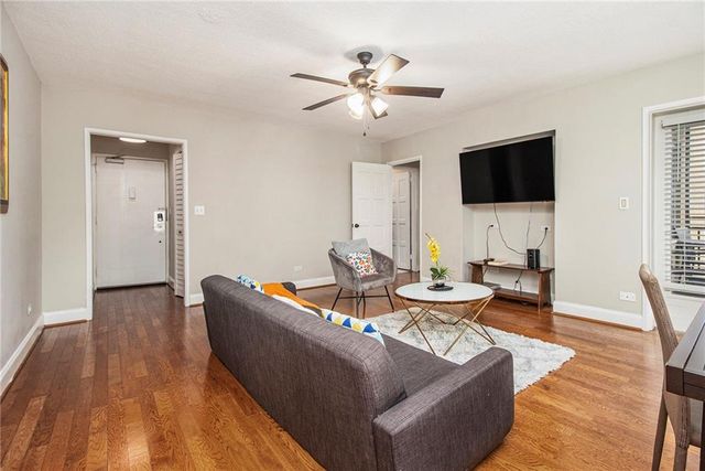 300 W Peachtree Street 21K, Atlanta, GA 30305