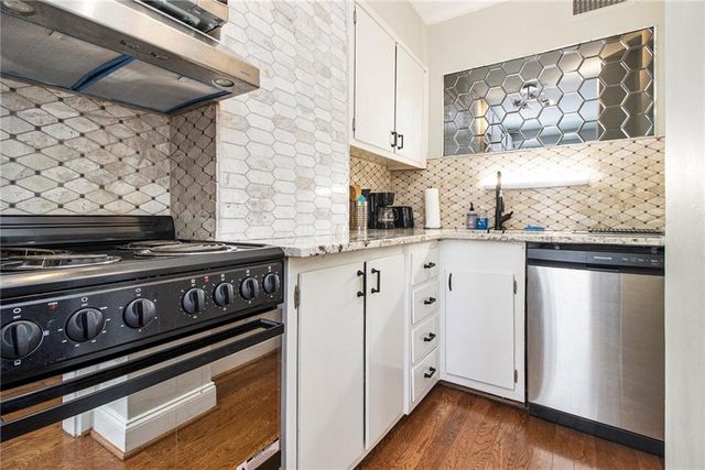 300 W Peachtree Street 21K, Atlanta, GA 30305