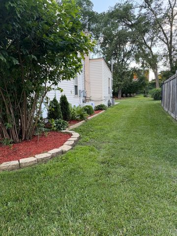 2842 Rhodes Avenue, Melrose Park, IL 60164