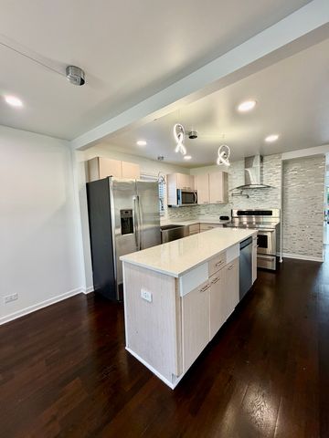 2842 Rhodes Avenue, Melrose Park, IL 60164