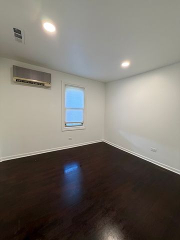 2842 Rhodes Avenue, Melrose Park, IL 60164