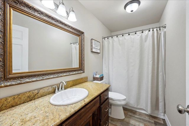 2801 Magnolia Lane, Groves, TX 77619