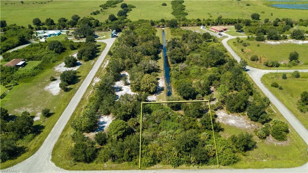 392 Carrillon AVE S, LEHIGH ACRES, FL 33974 — photo 2