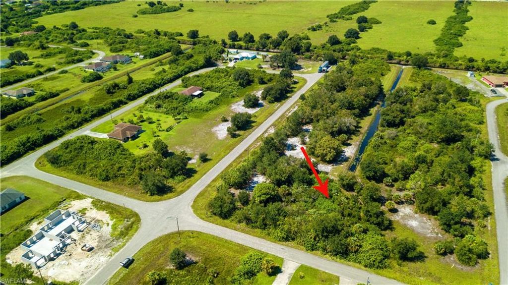 392 Carrillon AVE S, LEHIGH ACRES, FL 33974 — photo 4