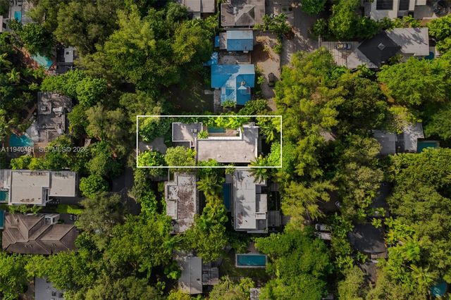 3655 Avocado Ave, Coconut Grove, FL 33133