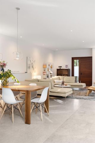 3655 Avocado Ave, Coconut Grove, FL 33133