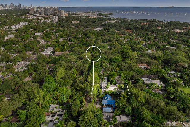 3655 Avocado Ave, Coconut Grove, FL 33133