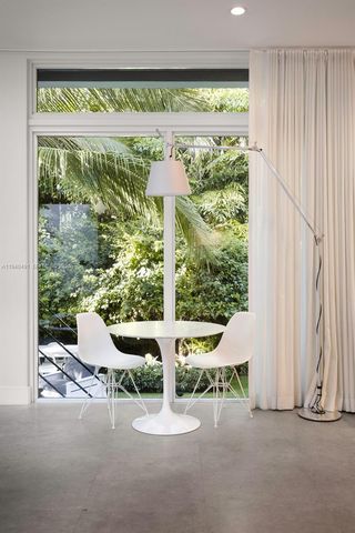 3655 Avocado Ave, Coconut Grove, FL 33133