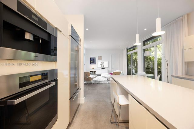 3655 Avocado Ave, Coconut Grove, FL 33133