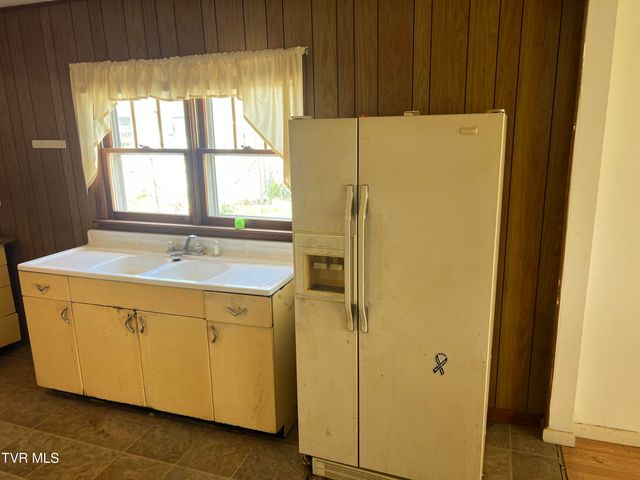 907 Riverside Avenue, Kingsport, TN 37660