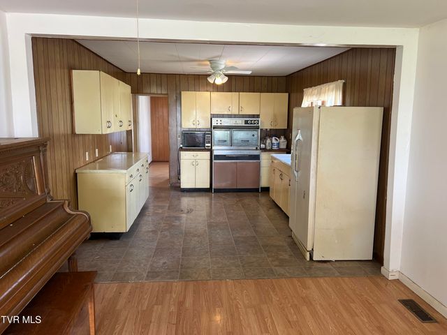 907 Riverside Avenue, Kingsport, TN 37660