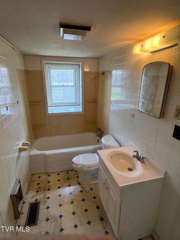 907 Riverside Avenue, Kingsport, TN 37660