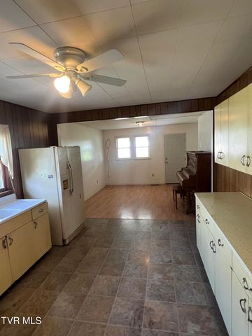 907 Riverside Avenue, Kingsport, TN 37660