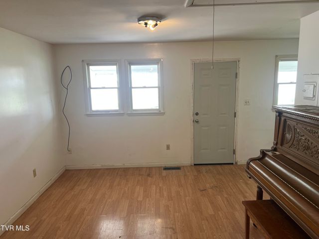 907 Riverside Avenue, Kingsport, TN 37660