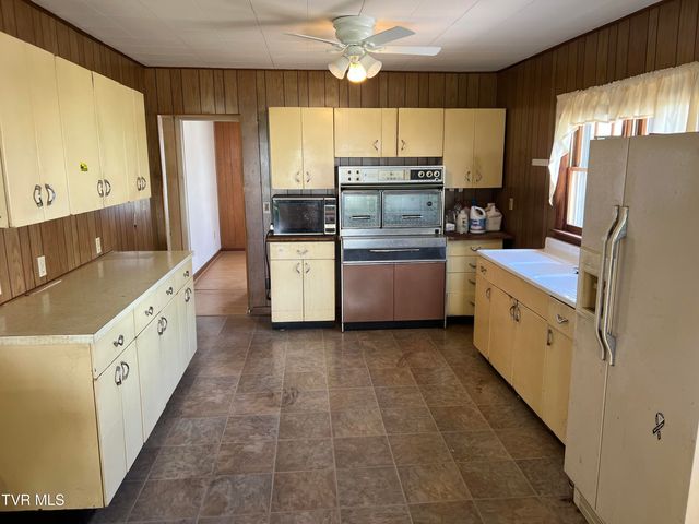 907 Riverside Avenue, Kingsport, TN 37660