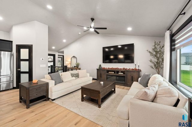 3513 E Sage Grass St Street, Sioux Falls, SD 57108