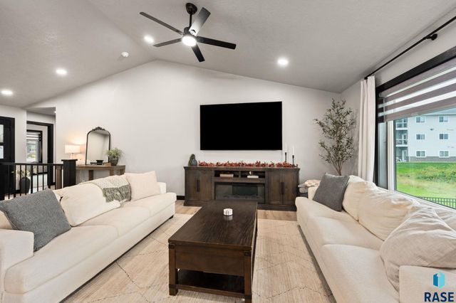 3513 E Sage Grass St Street, Sioux Falls, SD 57108