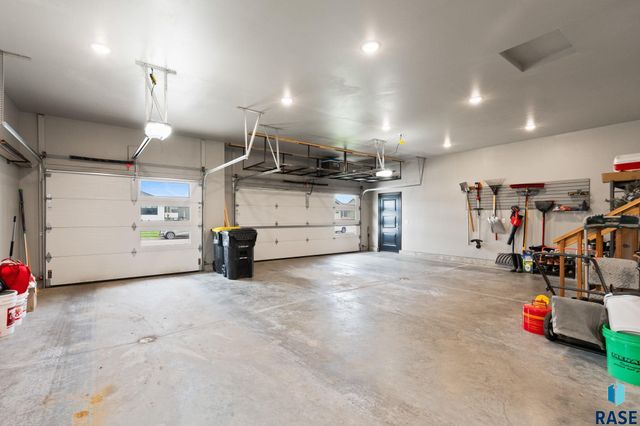 3513 E Sage Grass St Street, Sioux Falls, SD 57108