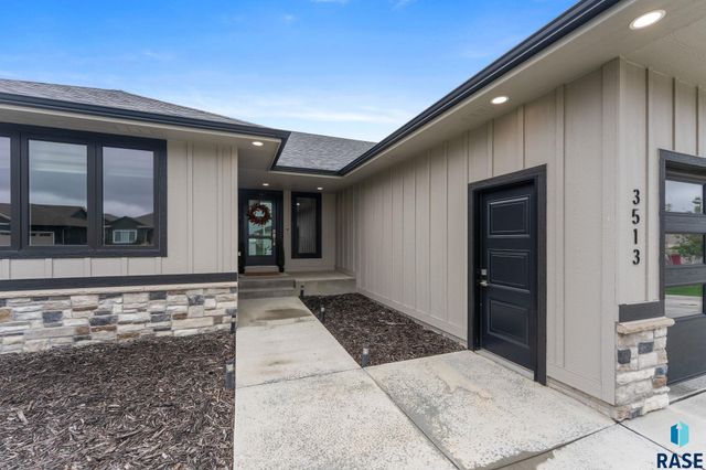 3513 E Sage Grass St Street, Sioux Falls, SD 57108