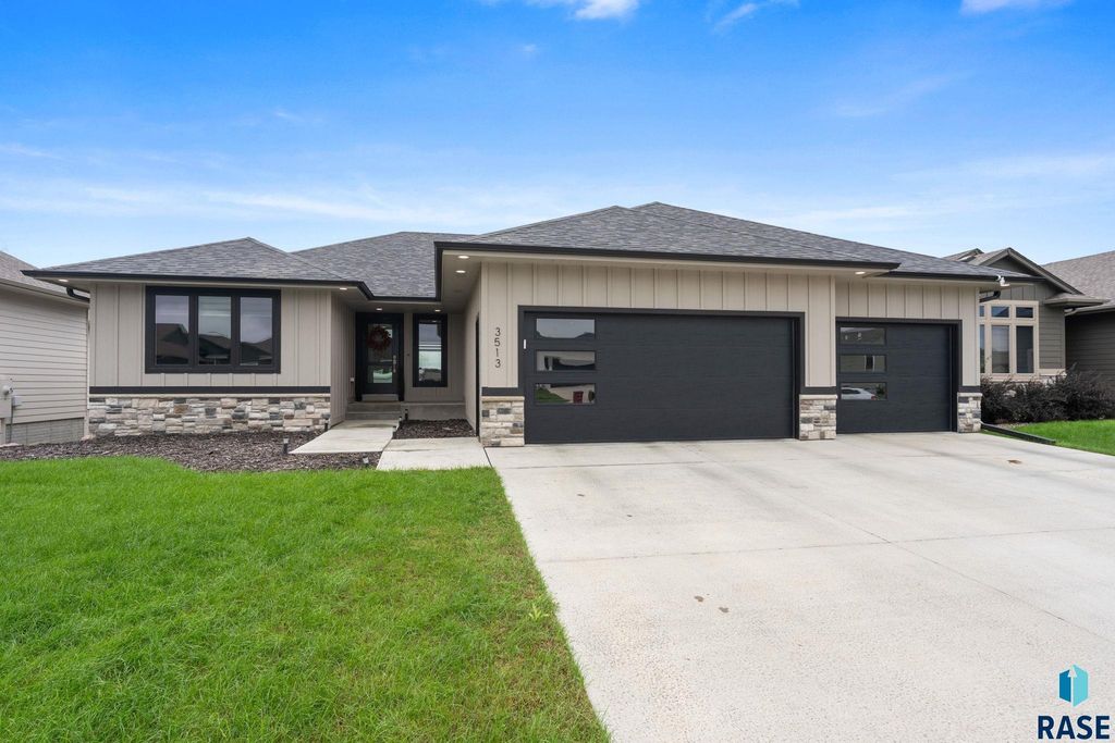 3513 E Sage Grass St Street, Sioux Falls, SD 57108