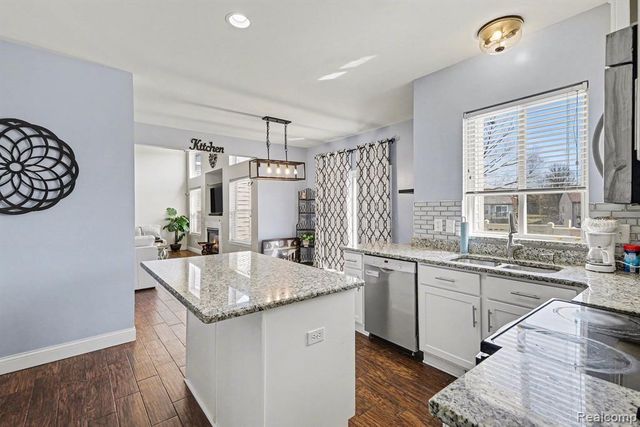 13805 Pond Bluff Drive, Van Buren, MI 48111