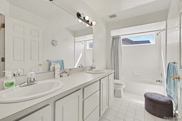 13805 Pond Bluff Drive, Van Buren, MI 48111