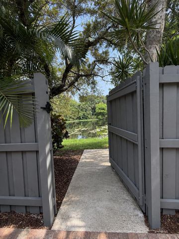3205 COCOPLUM Circle 3364, Coconut Creek, FL 33063
