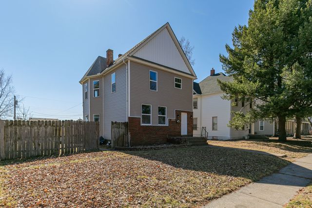 2015 W 5th Street, Davenport, IA 52802