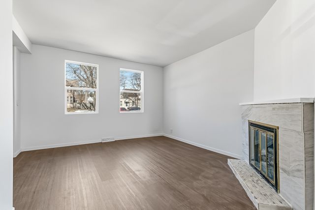 2015 W 5th Street, Davenport, IA 52802