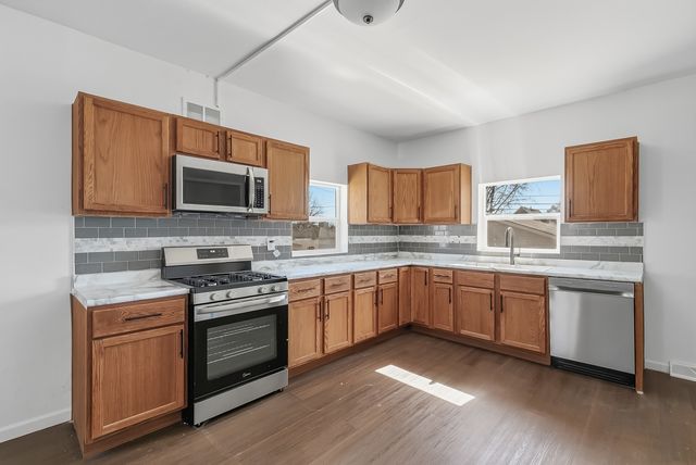 2015 W 5th Street, Davenport, IA 52802