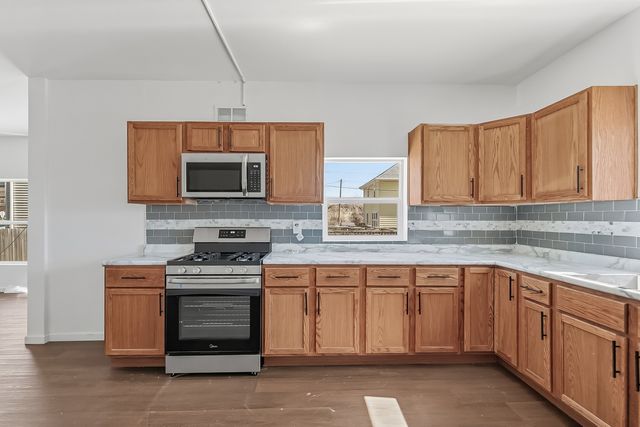 2015 W 5th Street, Davenport, IA 52802