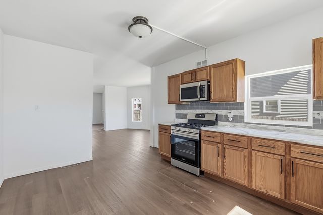 2015 W 5th Street, Davenport, IA 52802