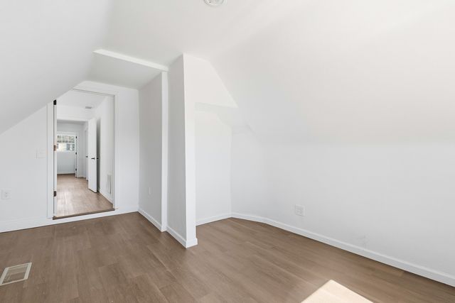 2015 W 5th Street, Davenport, IA 52802