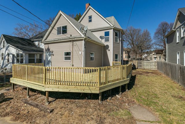 2015 W 5th Street, Davenport, IA 52802