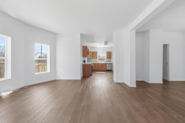 2015 W 5th Street, Davenport, IA 52802