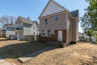 2015 W 5th Street, Davenport, IA 52802