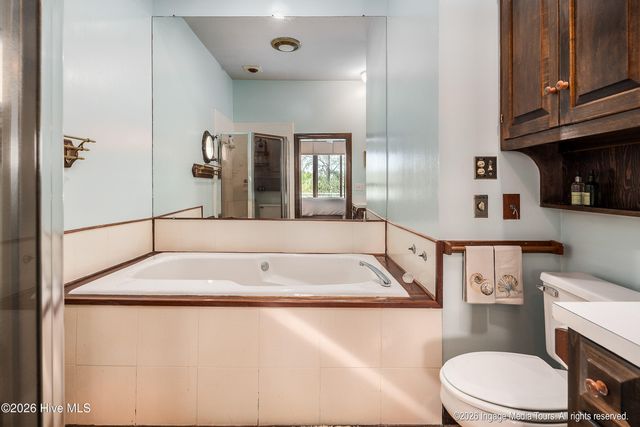 423 Handy'S Point Lane, Bath, NC 27808