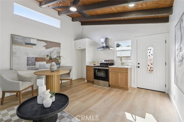 10007 Debra, North Hills (los Angeles), CA 91343