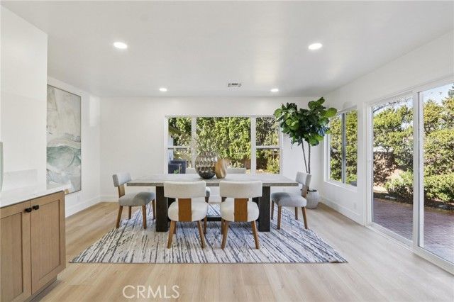 10007 Debra, North Hills (los Angeles), CA 91343