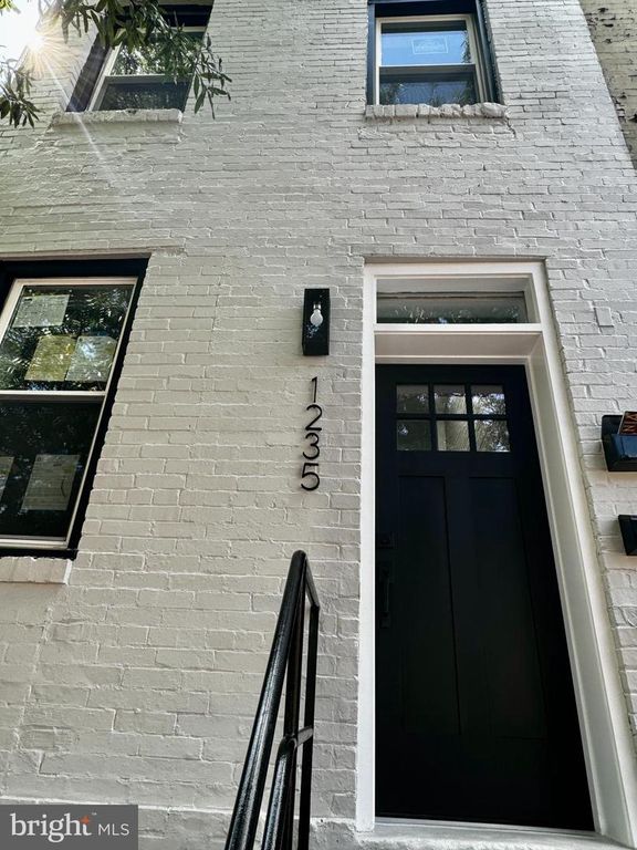 1235 PENNSYLVANIA AVENUE, Washington, DC 20003