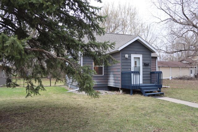1016 Ella Avenue NW, Willmar, MN 56201