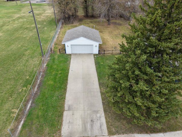 1016 Ella Avenue NW, Willmar, MN 56201