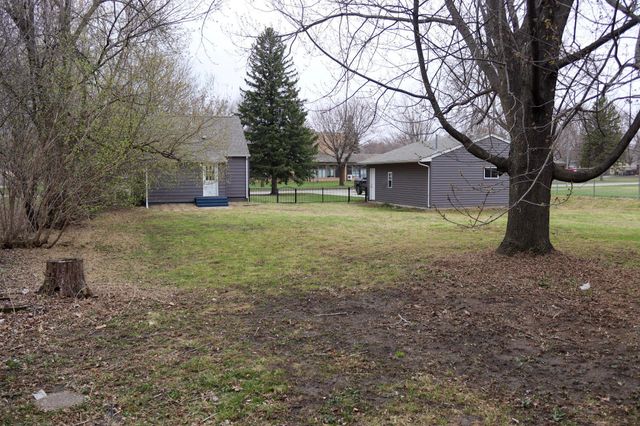 1016 Ella Avenue NW, Willmar, MN 56201
