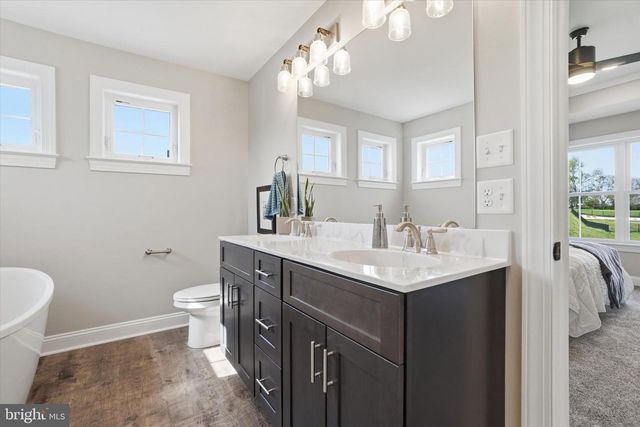 3241 FOXCROFT WAY, York, PA 17406
