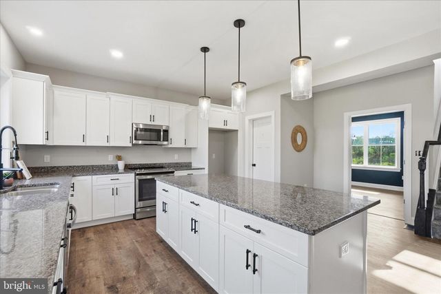 3241 FOXCROFT WAY, York, PA 17406