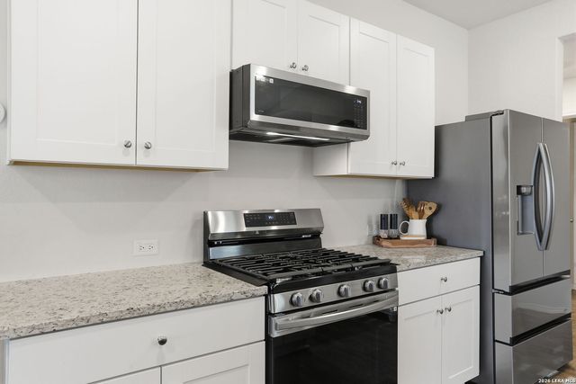 481 Middle Green, Floresville, TX 78114